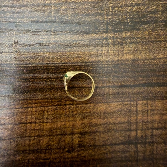 14kt solid yellow gold green stone baby ring or charm - Picture 3 of 5